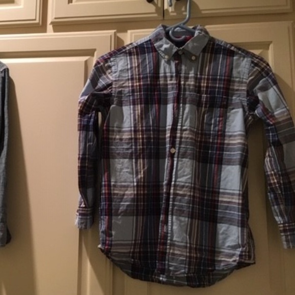 Boys Gap Button Down Shirts (dual offer) - Picture 2 of 2